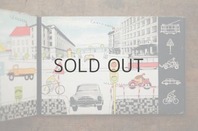 画像3: 【古本】 1959年 （HLEDEJCO NAJDES VE MESTE）